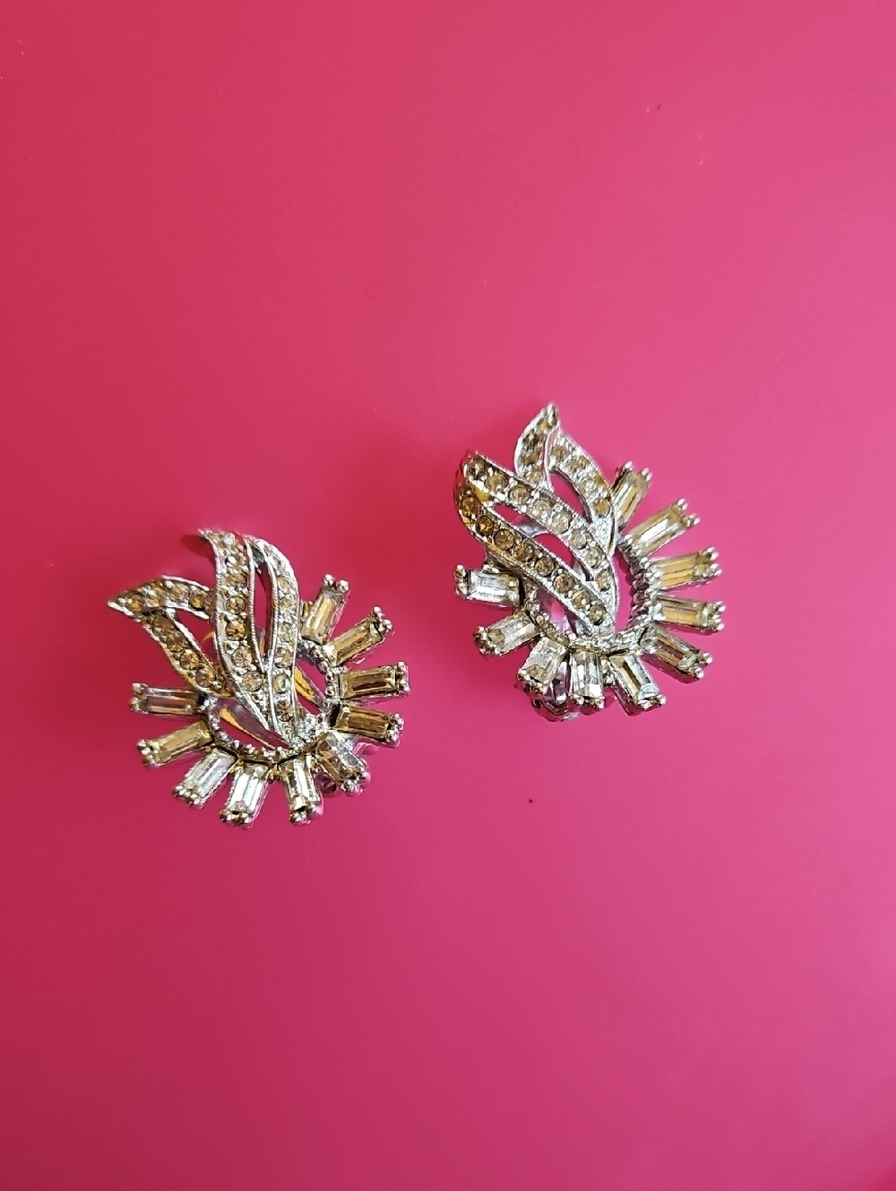 Vintage clear rhinestone clip on earrings Prong Set Pave Wedding Prom - Picture 5 of 5